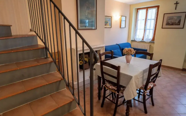 Suite Carla Cozy Apartment in Petrasanta Center