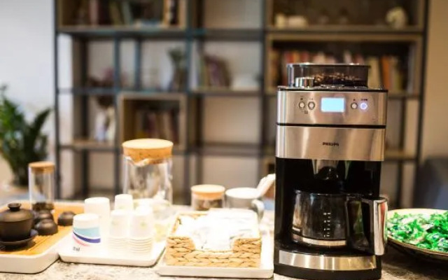 Cheezo High altitude river view Hotel ( Jiefangbei hongyadong store)