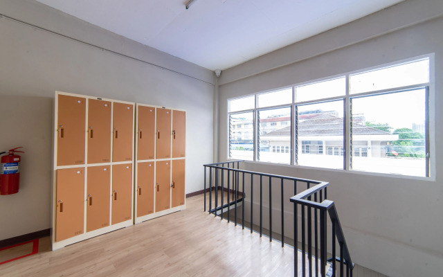 Napa Hostel Samrong Station