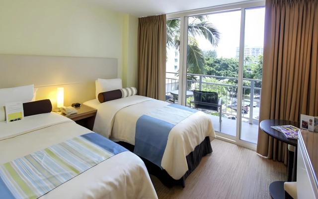 Kaimana Beach Hotel