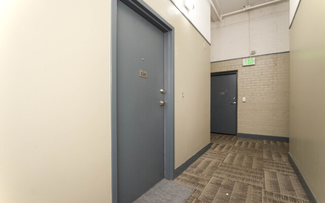 Downtown Denver 2BR Apartment | Open Plan