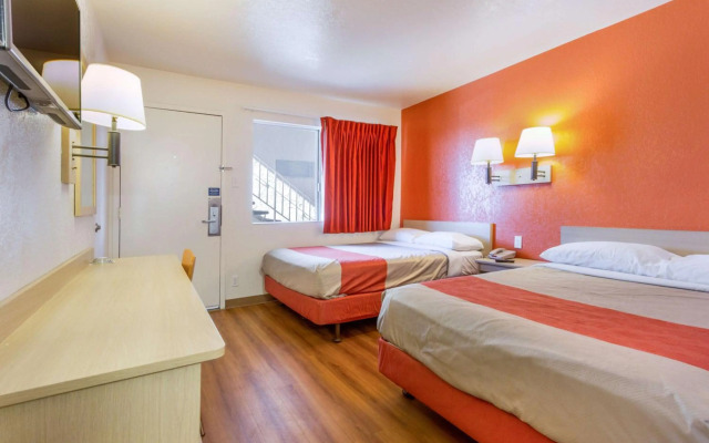 Motel 6 Phoenix North - Bell Road