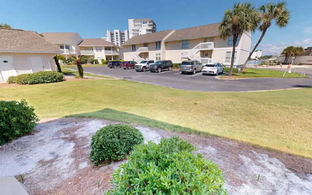 Sandpiper Cove 9141 3 Bedroom Condo by RedAwning