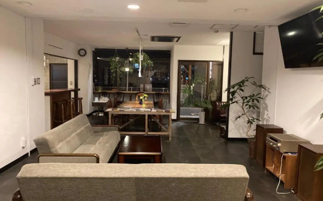 J-Hoppers Beppu Guesthouse