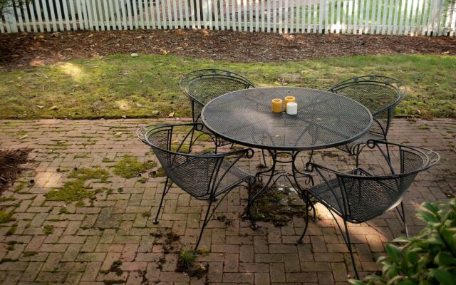 Colonial Capital Bed & Breakfast