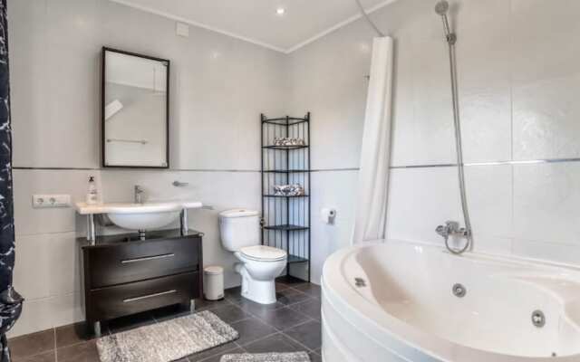 Villa - 3 Bedrooms with Pool and WiFi - 106411