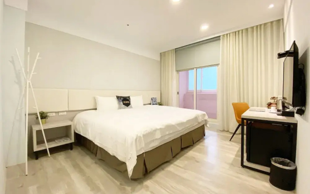 Gold Hotel