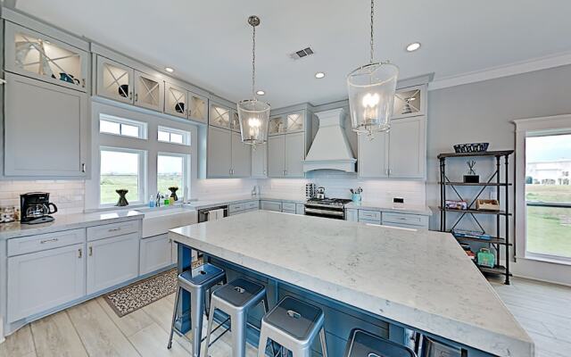 17235san 4 Bedroom Home