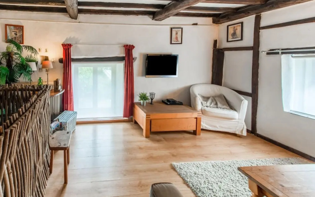 Characteristic Holiday Home in Cherain With Balcony