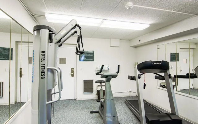 Country Inn & Suites by Radisson, Hoffman Estates, IL