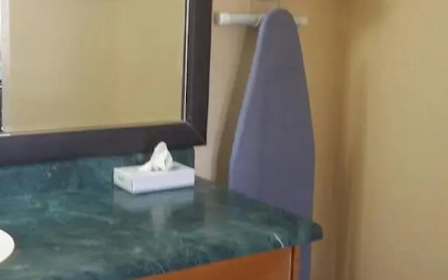 American Regency Inn
