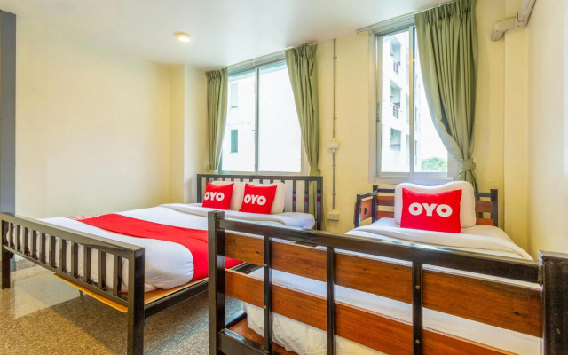 OYO 928 Leaf Hostel