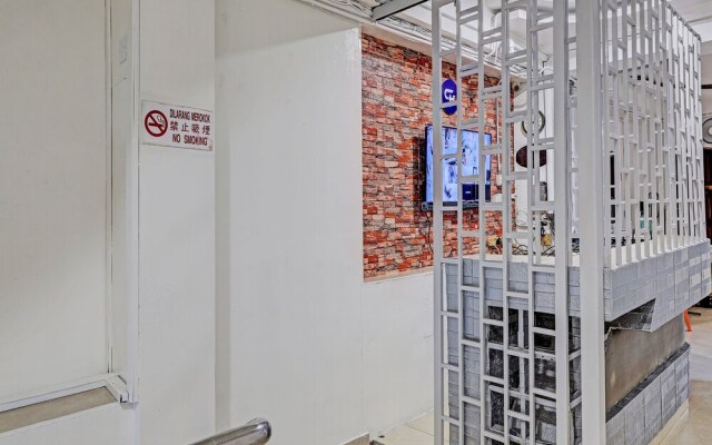 OYO 90604 City Hotel