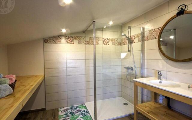 Gîte Panissières, 3 pièces, 8 personnes - FR-1-496-215