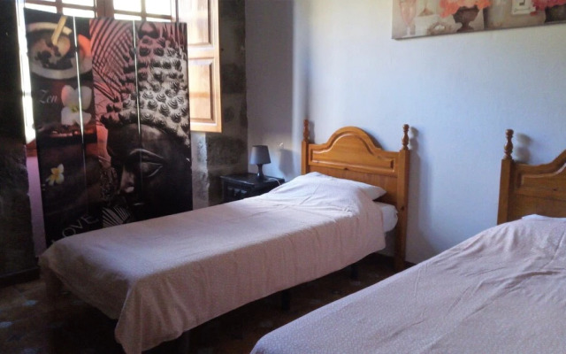 Captivating 2-bed Apartment in Mogan Gran Canaria