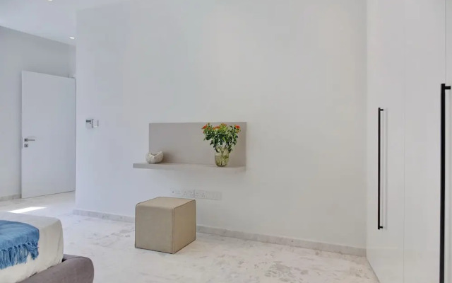 Pearl Beachfront Villa