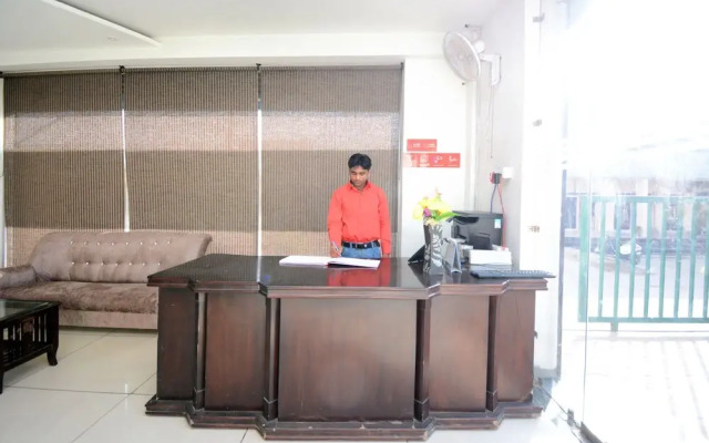 OYO 35679 Hotel Sunrise