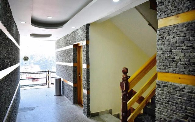 OYO 10372 Hotel Whistling Winds