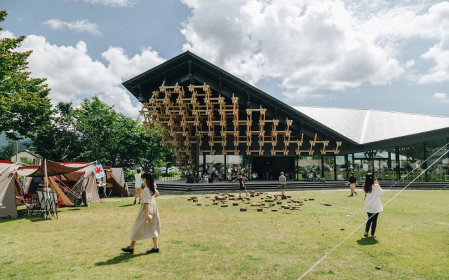 Snow Peak LAND STATION HAKUBA