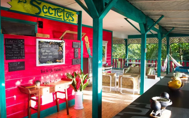 Los Secretos Guest House