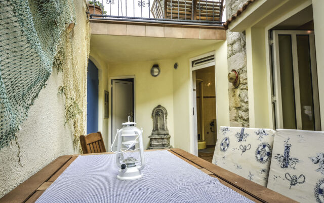 Holiday Home Mali dvori
