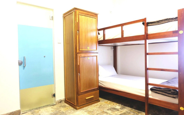 Glocal Beachside Hostel