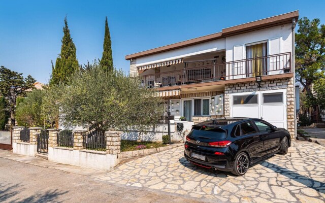 Nice Apartment in Rovanjska With Wifi and 2 Bedrooms