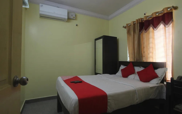 OYO 15926 New Golden Residency