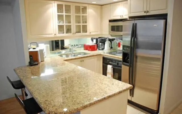Toronto Luxury Accommodations - University Plaza