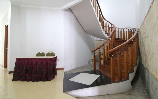 Airy Eco Kebon Jeruk Kelapa Dua Raya 5 Jakarta