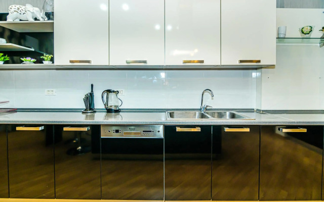 NIzami Street 4 Room DeLuxe. New Building!