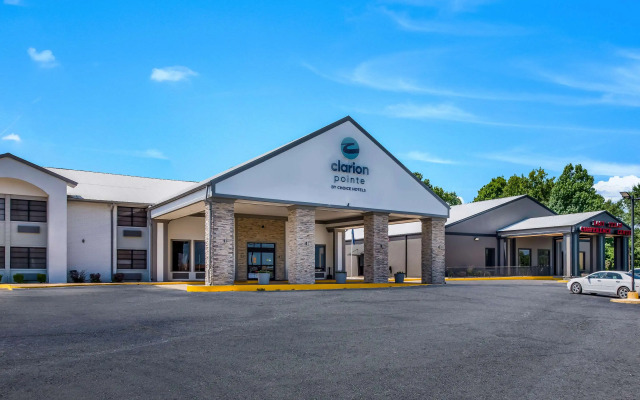 Clarion Pointe Marshall