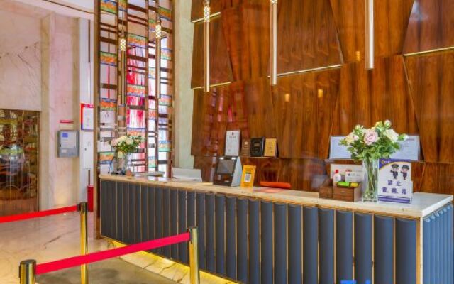 Waters ACME Hotel