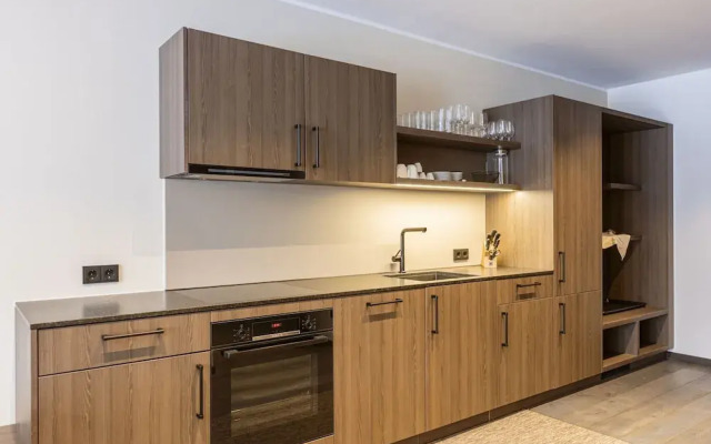 Spacious Apartment With Terrace