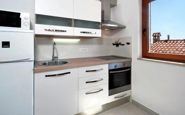 Beautiful Apartment in Porec near Sea