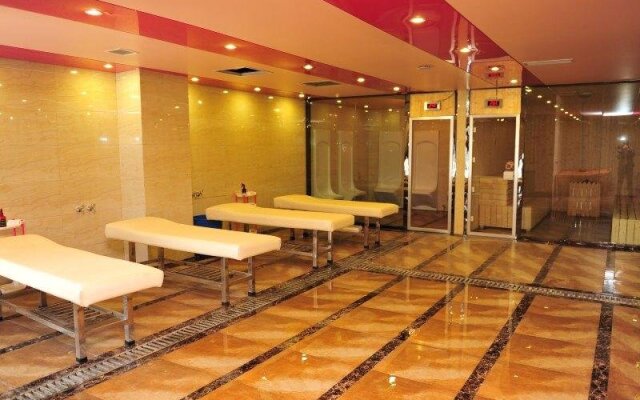 Huang He  International   Hotel