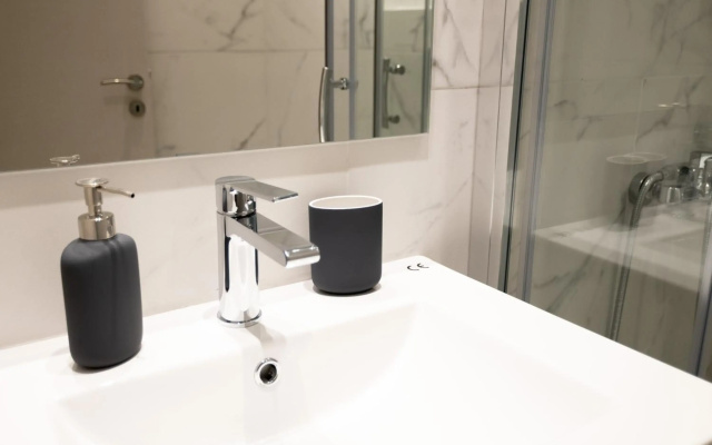 A17 Modern & Cosy 2R flat up to 4ppl near Parthenon