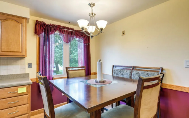Central Apt in Cheektowaga w/ Private Deck!