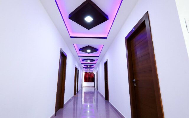 OYO 5643 Hotel Malabar Plaza