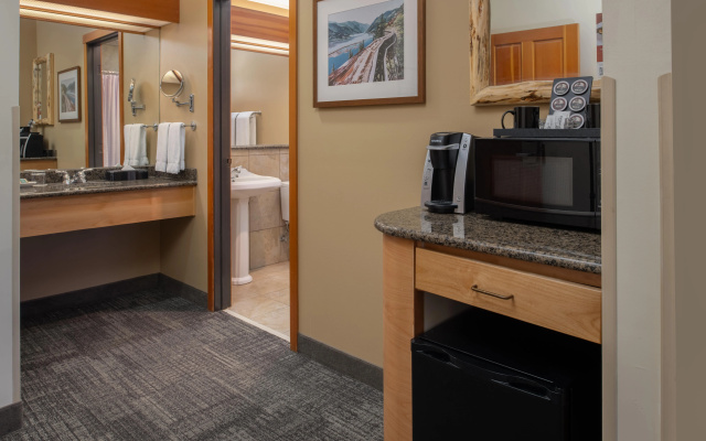 Heathman Lodge
