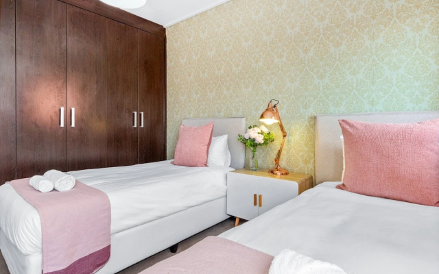 Manhattan Wharfside 301