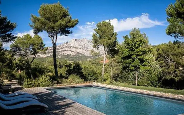 Squarebreak - Villa facing the Sainte-Victoire