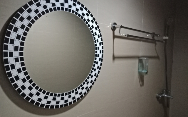 OYO 2574 Z Suites Hotel