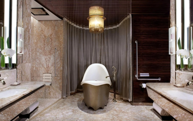 The Ritz-Carlton Shanghai, Pudong