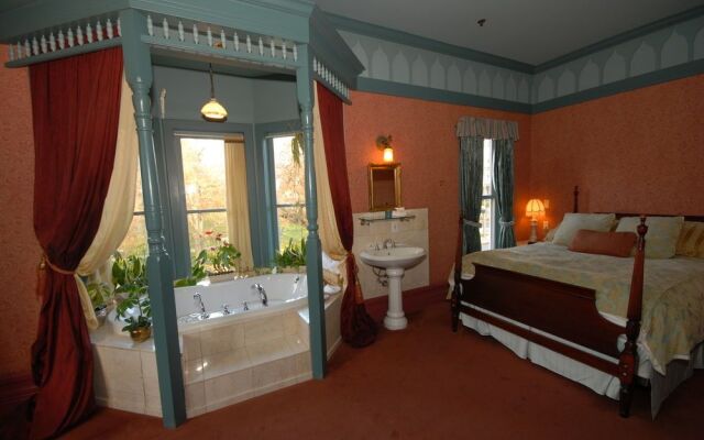 Humboldt House Bed & Breakfast