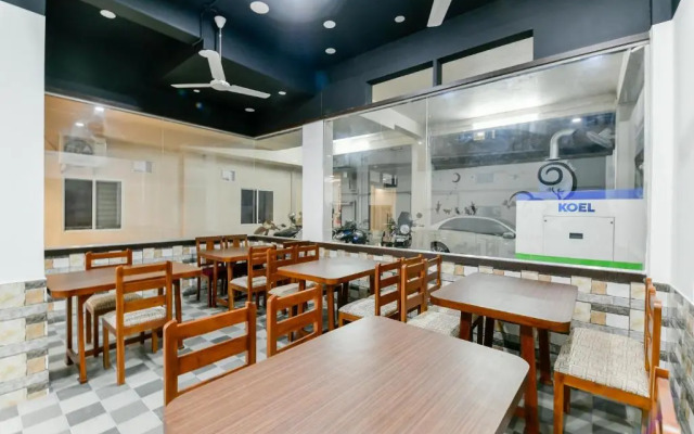 OYO 24373 Hilite Inn