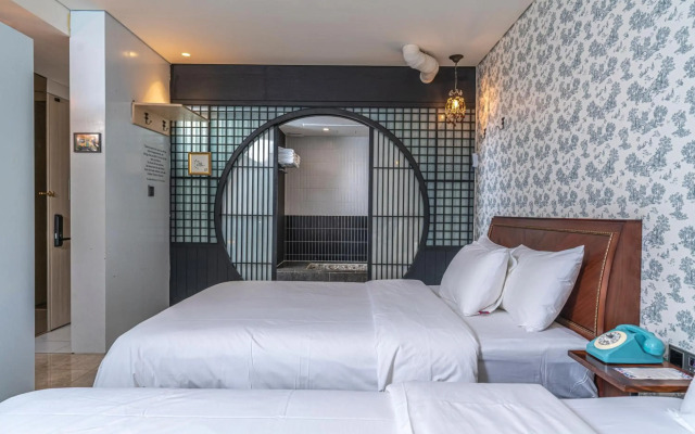 Le Mong Hotel