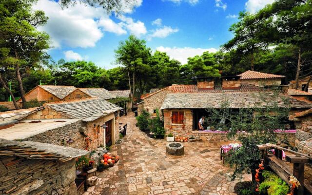Dalmatian Star Homes