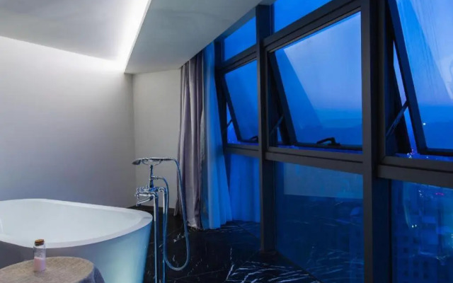 Orange Hotel Select