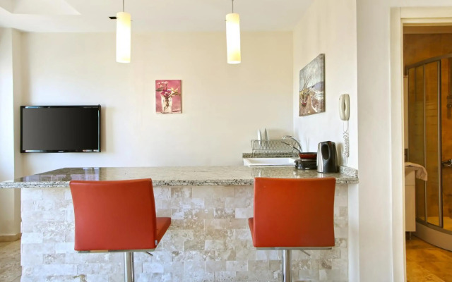 Saylam Suites